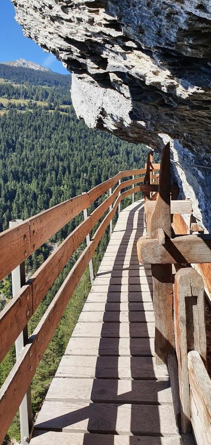Un moment de détente inoubliable Saillon-les-Bain Extérieur photo