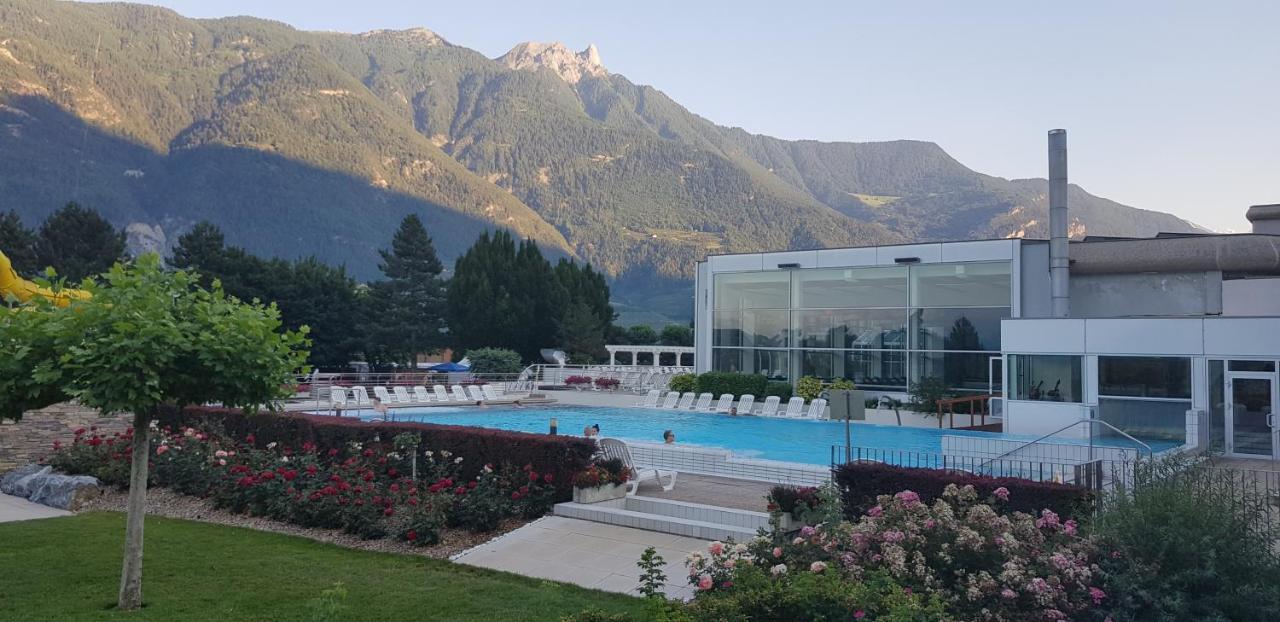 Un moment de détente inoubliable Saillon-les-Bain Extérieur photo